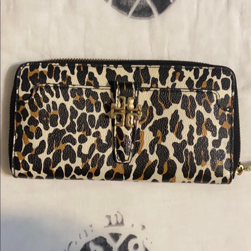 Tory Burch wallet
